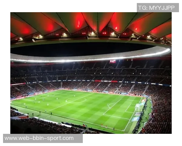 传奇圣克鲁斯44岁再战绿茵场开启生涯第28季去年32场贡献4球